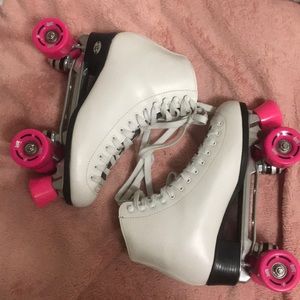 Women’s 9 roller skates
